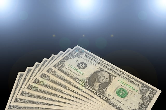 dollar 2584737 640
