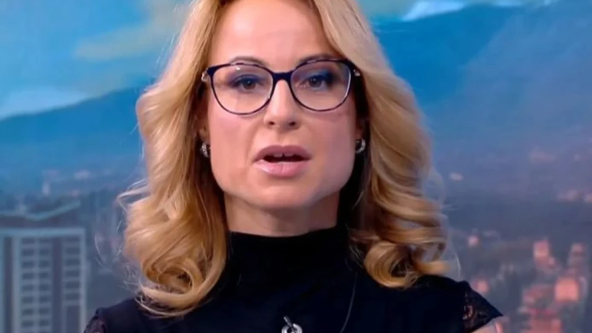 Мария Цънцарова с хладно отношение към специално кафе на живо в ефир, въпреки усилията на гост-експерт. Реакцията ѝ предизвика бурни коментари.