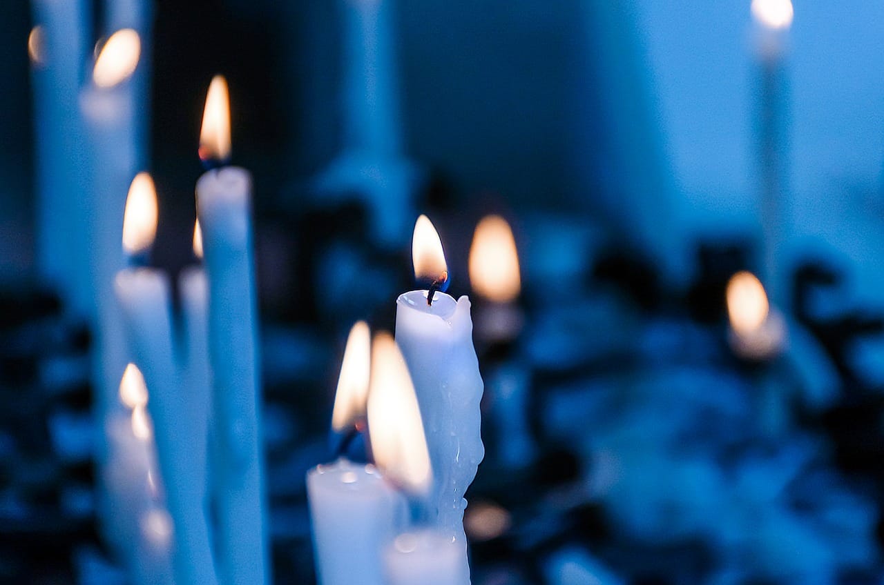 candles 7441568 1280