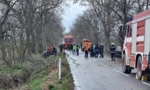 Тежка катастрофа между селата Семерджиево и Ястребово отне живота на мъж, а друг е тежко ранен и хоспитализиран с множество травми.