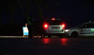Голям пожар в кв. „Орландовци“ в София предизвика задимяване и напрежение. Три пожарни и полицията са на място. Причината остава неясна.
