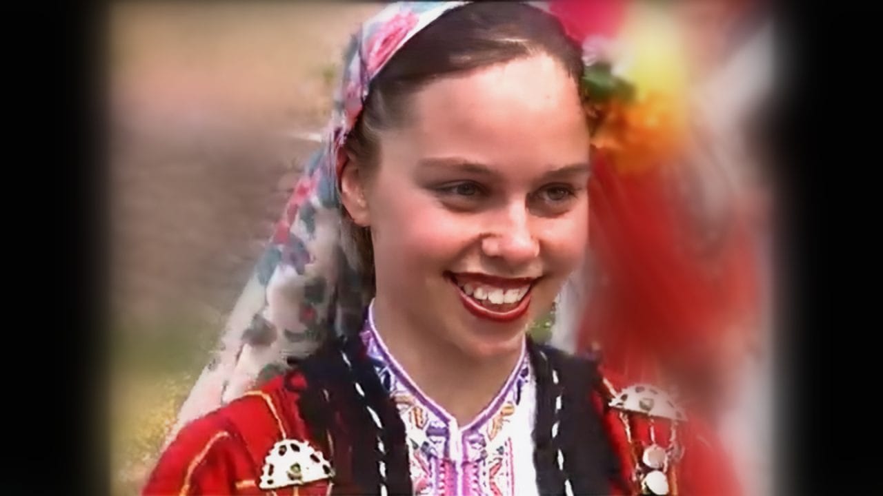 Неврокопският ансамбъл скърби за младата танцьорка Нина Стоева, чиято усмивка ще бъде помнена от всички. Поклонението ще се състои на 15 ноември.