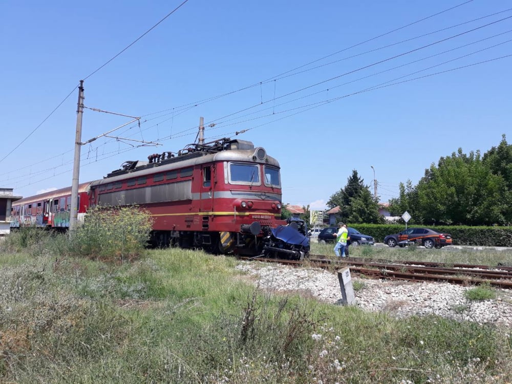БДЖ спря влаковете заради тежка катастрофа, има ранени 3 1564226626 img 9bb521c46b8fca4af6c5de24b4b3016a v