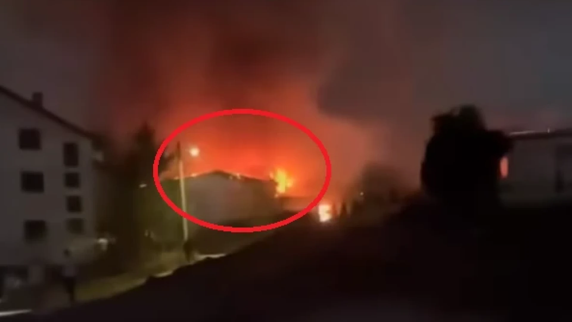 ОГРОМНА ТРАГЕДИЯ! Пламна дискотека, труповете са десетки 3 1742108784 untitled