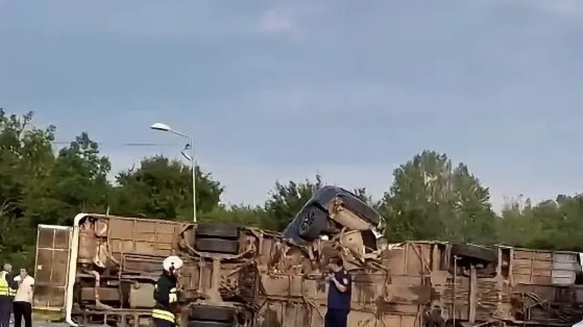 Жестока катастрофа с автобус в София! Загинал и десетки ранени. Отцепиха района Вижте повече..👇👇 3 1200x675 1 2
