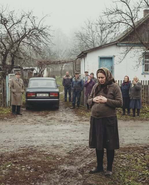В малкото село осъдиха Ваня още в деня, в който под широката ѝ блуза започна да личи бременният ѝ корем… На 42 години! Вдовица! А истината, която излезе наяве по-късно, остави всички без думи. 3 731844447 1800271814683093 75537