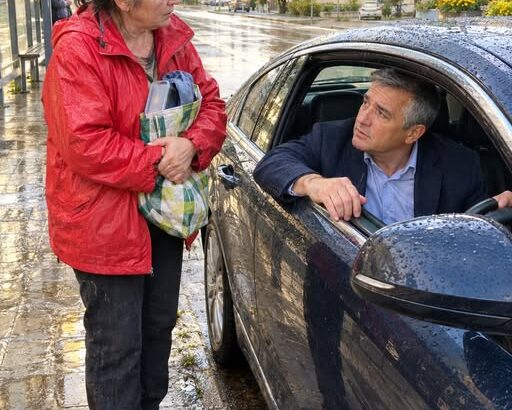 Чаках автобуса 40 минути в дъжда, когато собственикът на фирмата спря до спирката, свали стъклото и каза: „Качвай се. Днес няма да ходиш на работа, а ще дойдеш с мен 21 853433666 122196871916792603 7595484331641061018 n